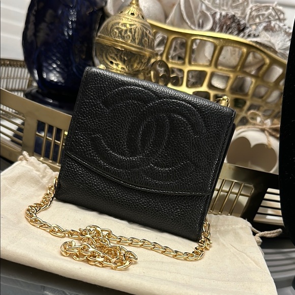 Chanel Black Caviar Timeless 'CC' Compact bi-fold Wallet on Chain - Picture 1 of 11
